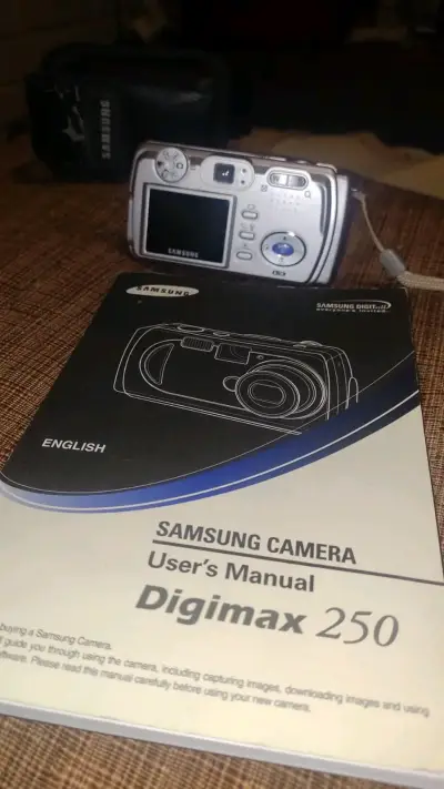 Cámara Digital Samsung Digimax 250 con Manual - miniatura 2