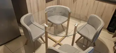 Comedor Redondo de Vidrio y Sillas Grises - miniatura 2
