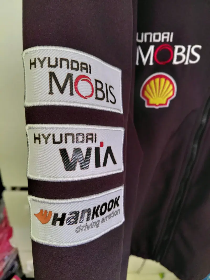 Chaqueta Hyundai Motorsport con logos de patrocinadores - 3