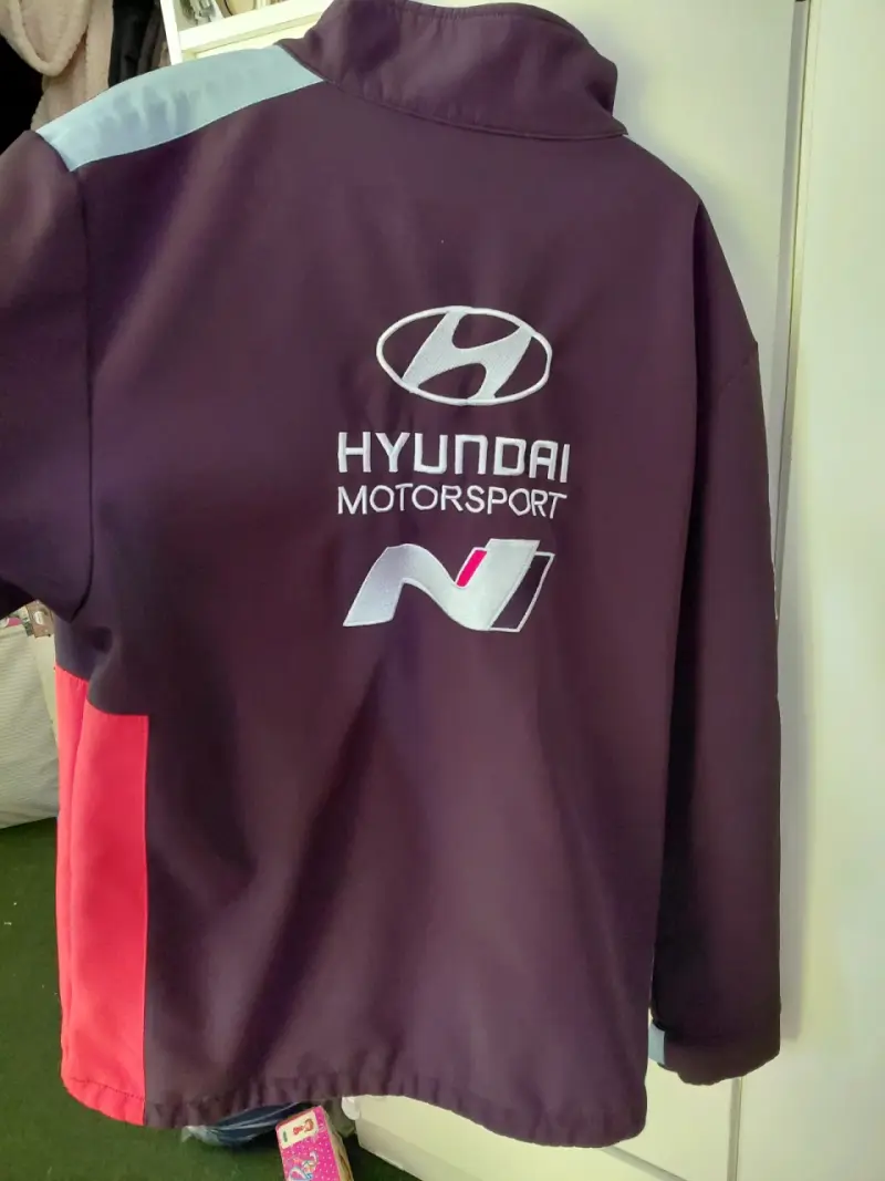 Chaqueta Hyundai Motorsport con logos de patrocinadores - 6