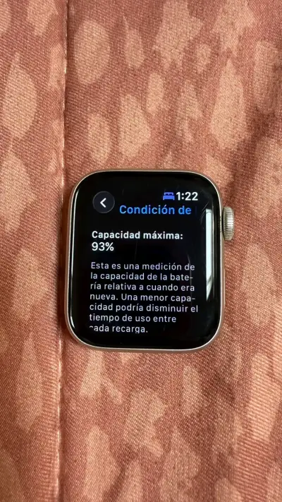 Apple Watch SE Gen 2 con correas intercambiables - miniatura 4