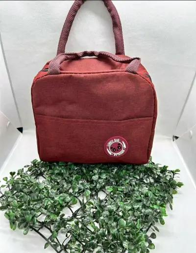 Lonchera térmica con diseño moderno - miniatura 2