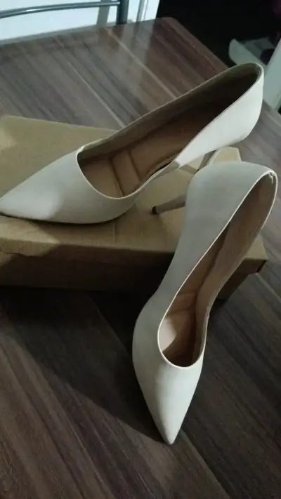 Zapatos de Tacón Blanco  invierMarca Bata Talla 39 - miniatura 5