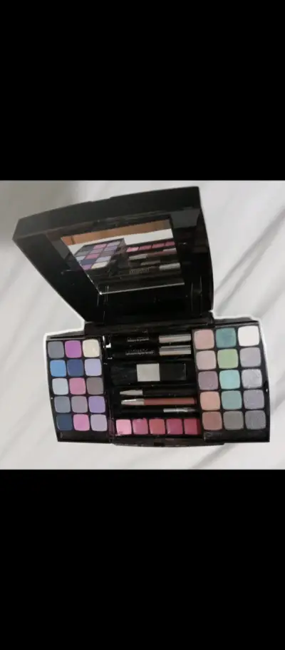 Paleta de Maquillaje Completa Petrizzio - miniatura 3
