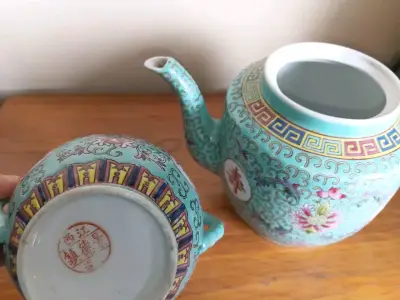 Juego de tetera y azucarero de porcelana china decorativa - miniatura 2