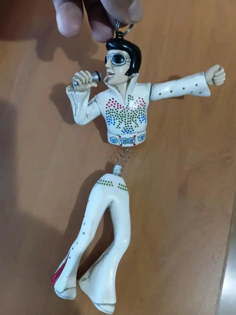 Figura decorativa de resorte estilo Elvis