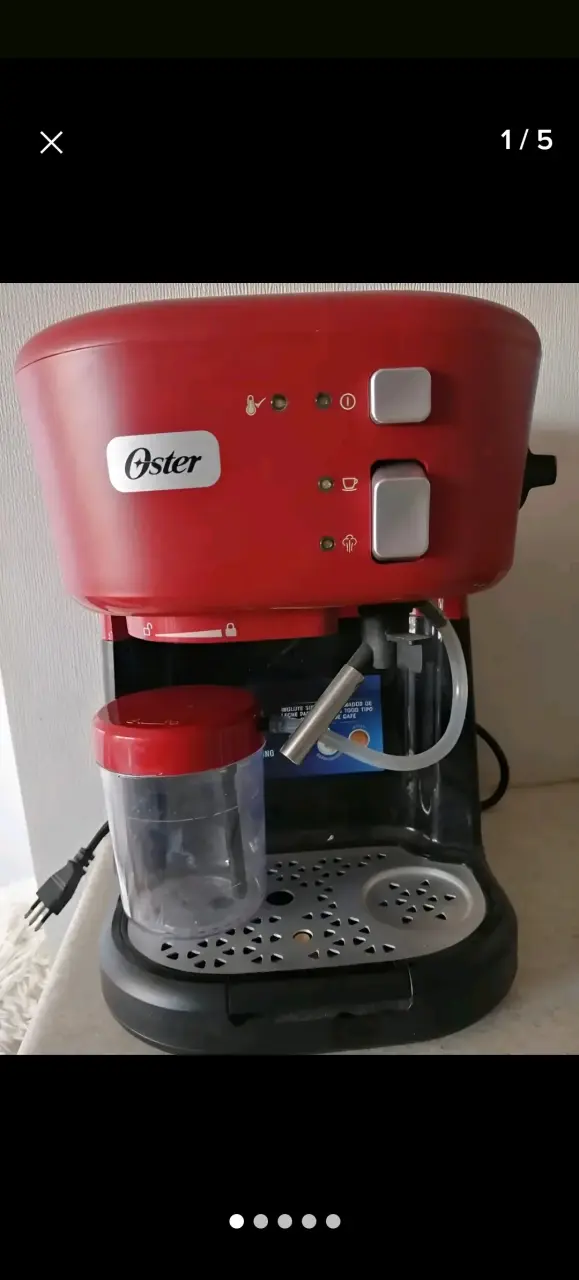 Remato Cafetera espresso Oster roja con accesorios