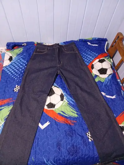 Jeans de mezclilla azul oscuro para hombre - miniatura 1