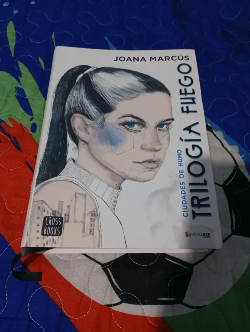 Libro 'Trilogía Fuego' de Joana Marcús