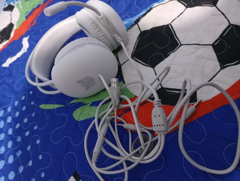 Auriculares gaming con micrófono USB blancos