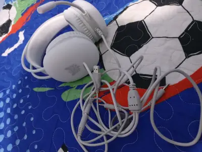 Auriculares gaming con micrófono USB blancos - miniatura 1