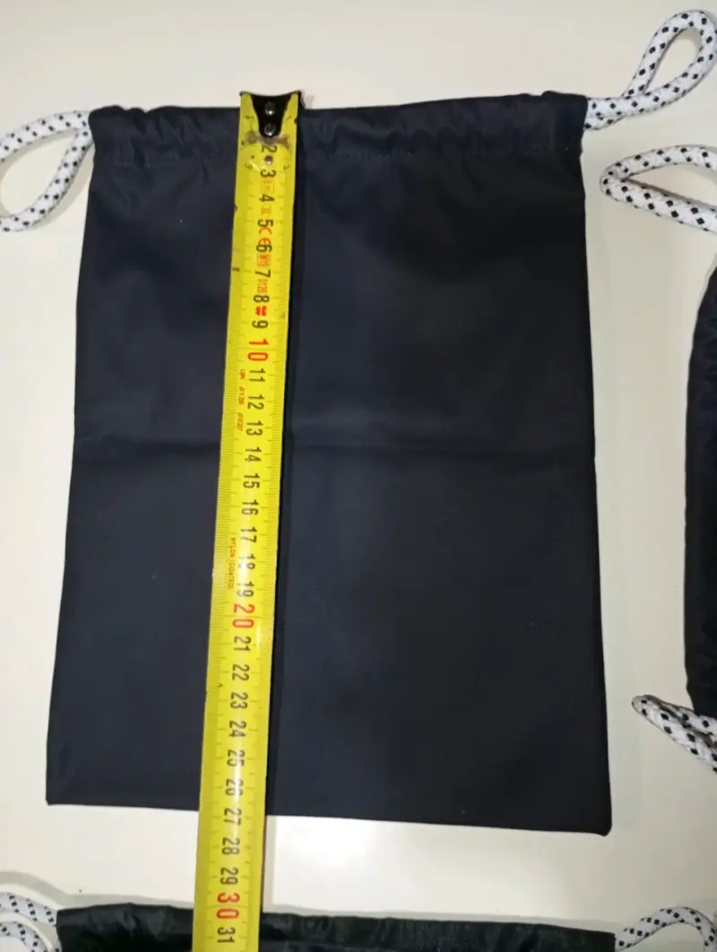 Bolsa de tela negra Lacoste con cordón - 3