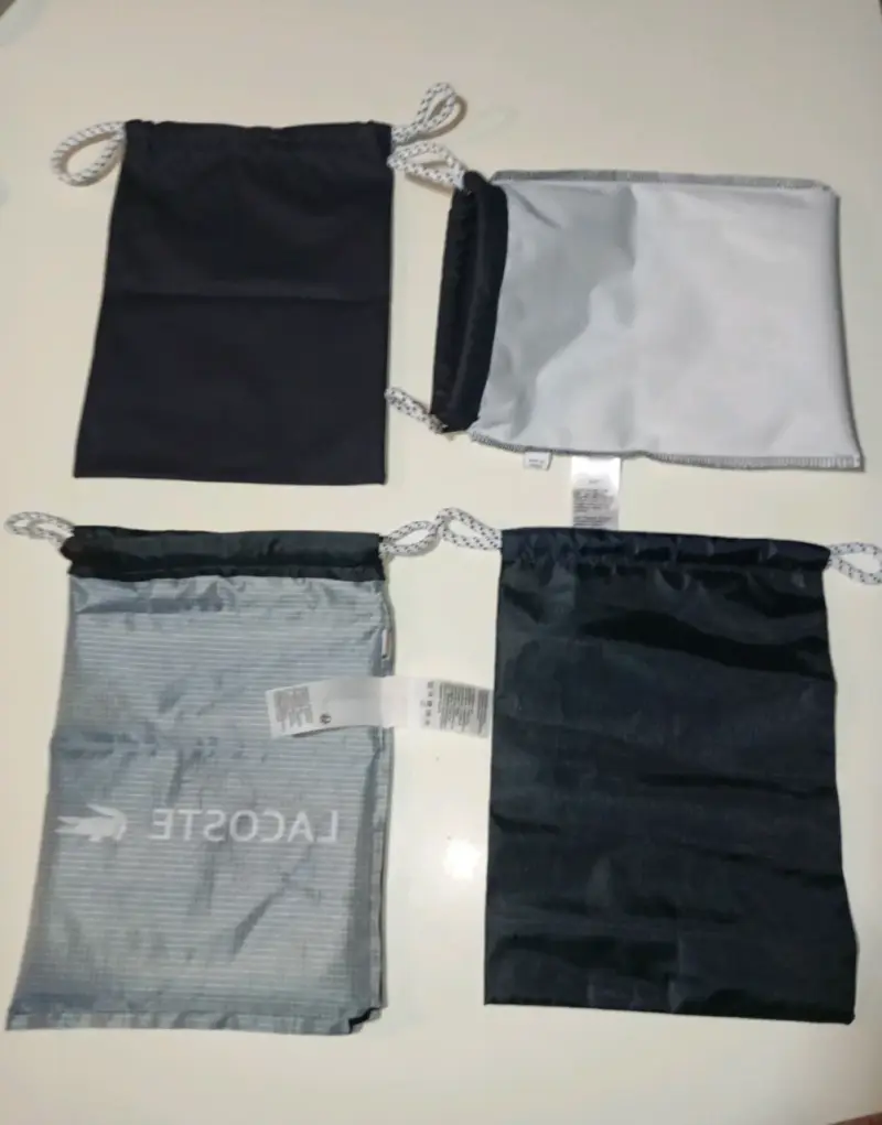 Bolsa de tela negra Lacoste con cordón - 5