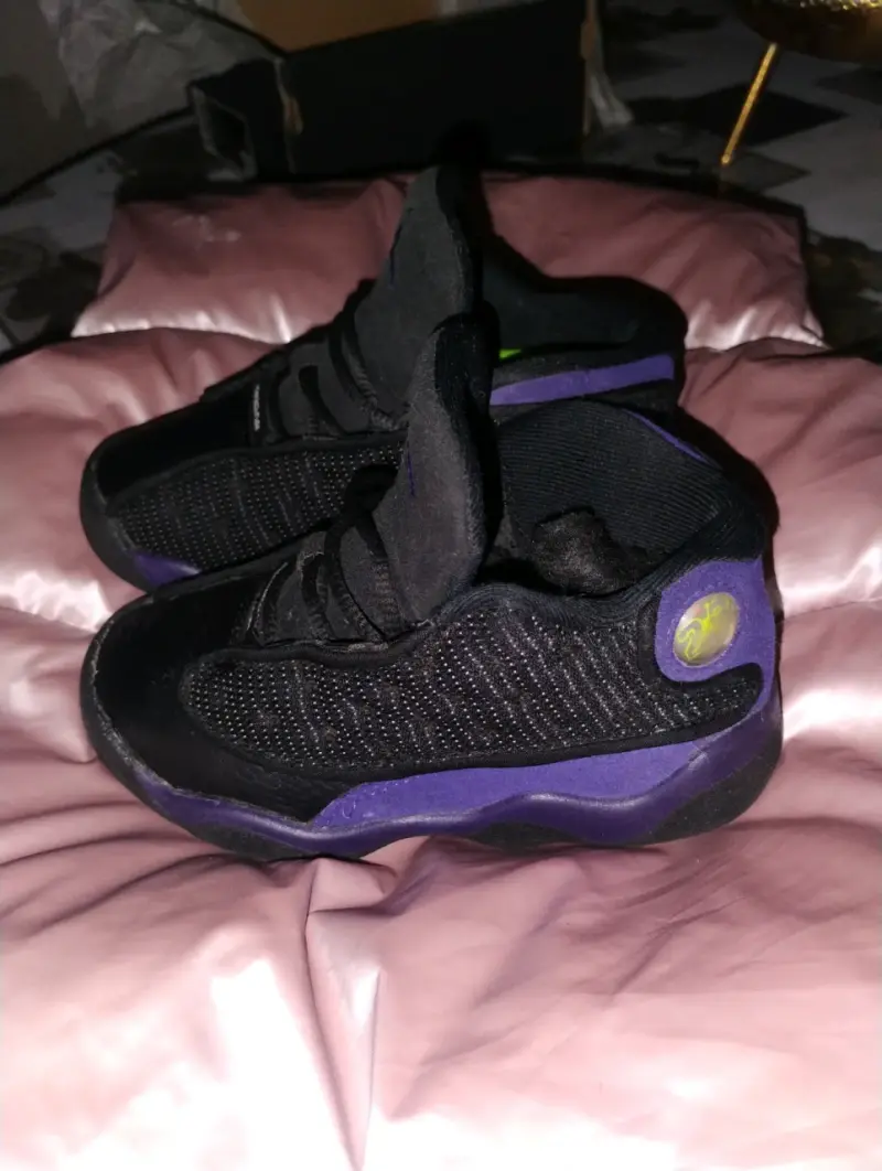 Zapatillas deportivas negras y moradas Jordan para niños - 3
