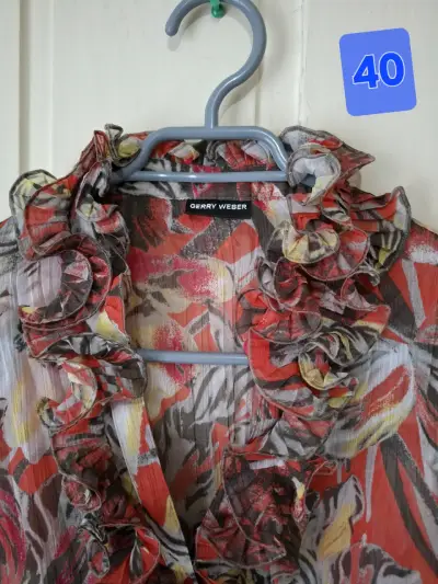 Blusa estampada floral Gerry Weber talla 40 - miniatura 2