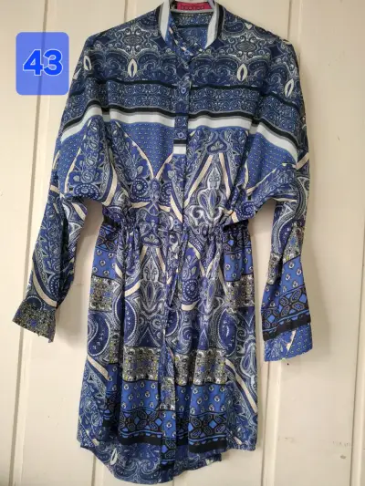 Vestido camisero azul con estampado bohemio - miniatura 3