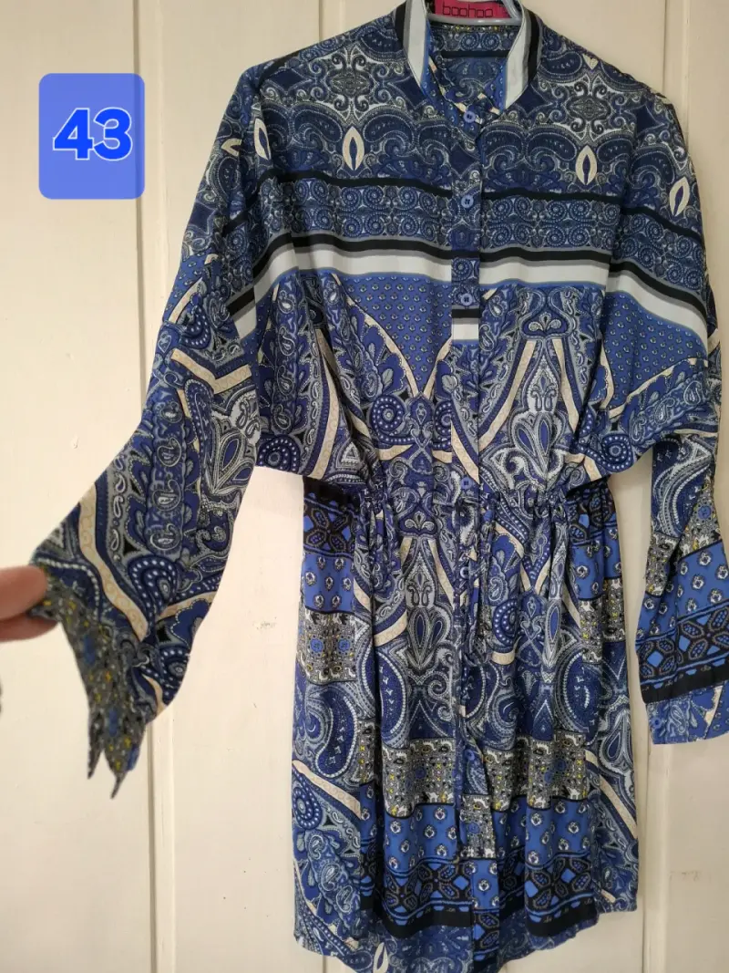 Vestido camisero azul con estampado bohemio - 4