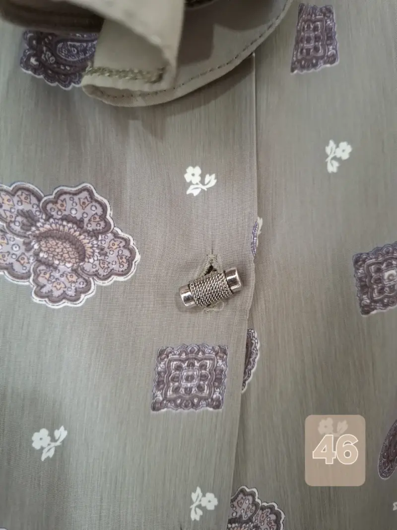 Blusa de mujer con estampado floral y volantes - 5