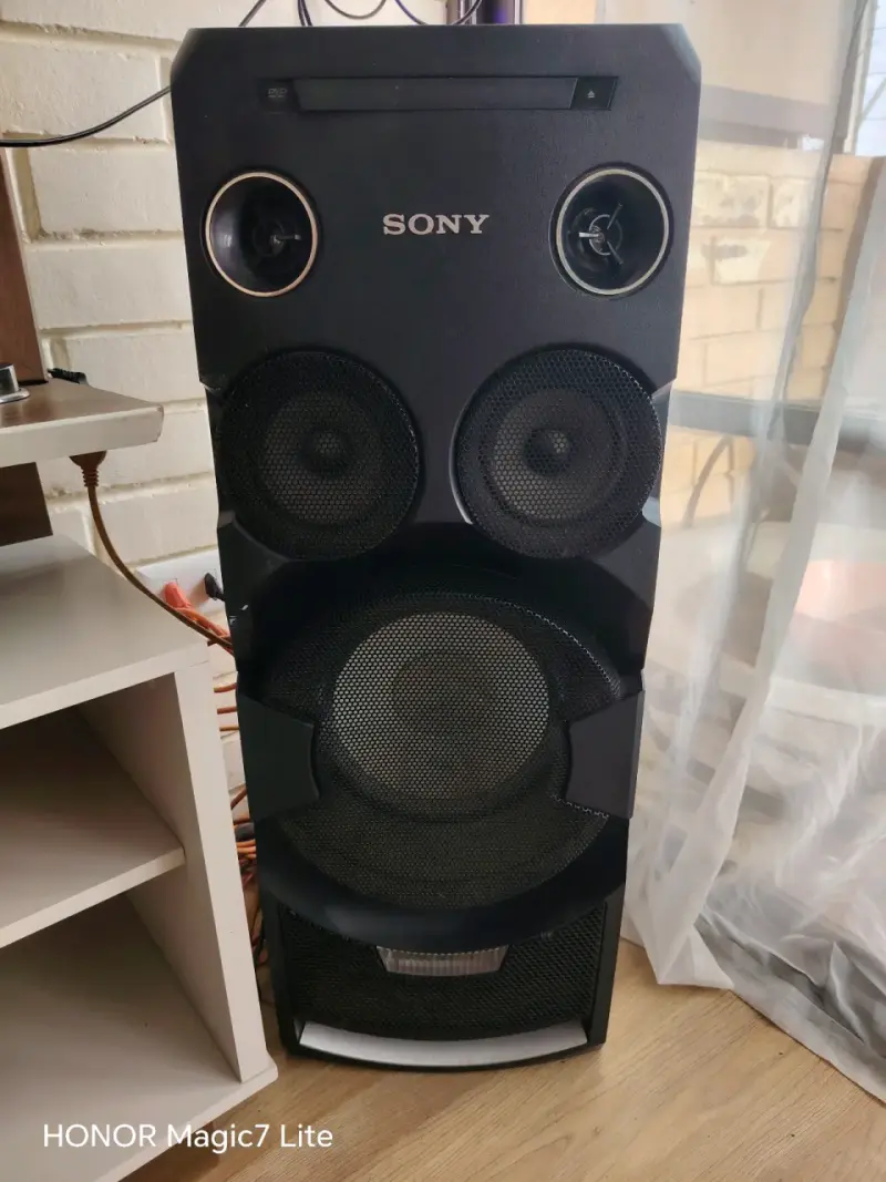 Parlante Sony de Alta Potencia con Luces LED - 3