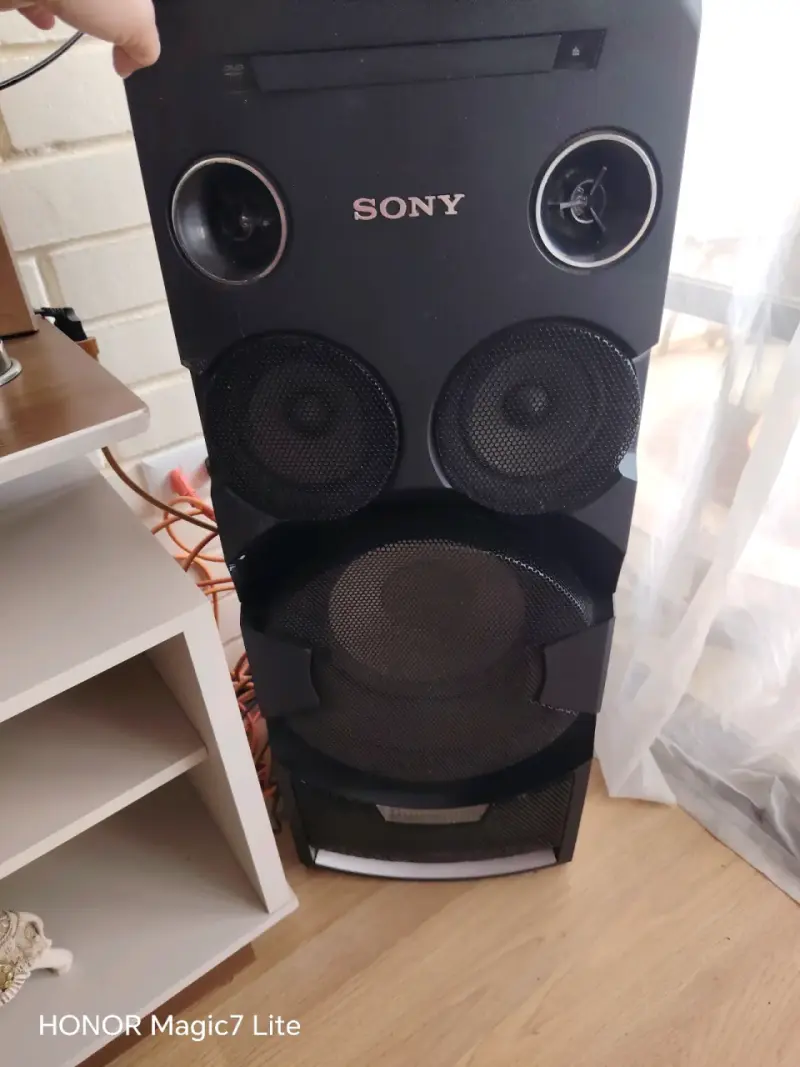 Parlante Sony de Alta Potencia con Luces LED - 4
