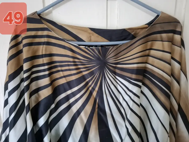 Blusa estampada de rayas en tonos marrón y negro - 3