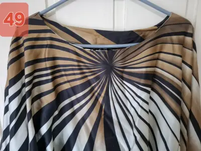 Blusa estampada de rayas en tonos marrón y negro - miniatura 3