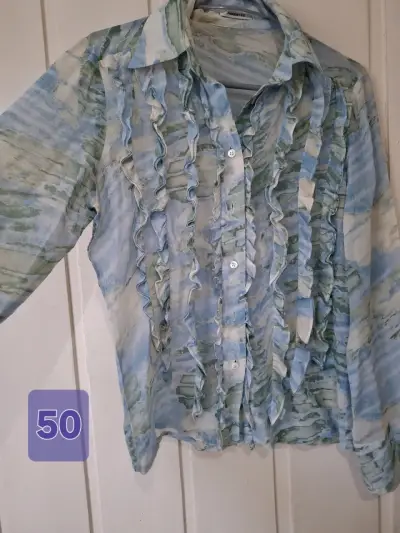 Blusa estampada con volantes para mujer - miniatura 2