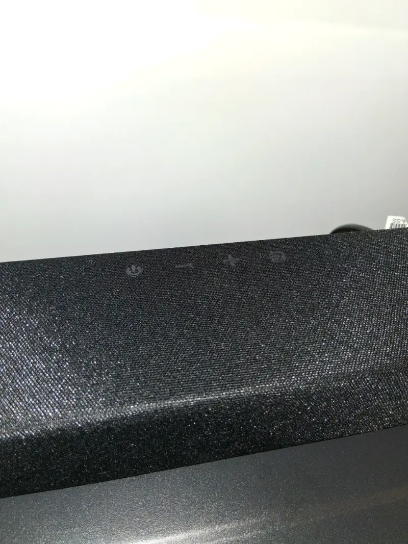 Televisor Samsung con barra de sonido y subwoofer - 12