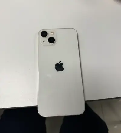 iPhone 13 blanco en buen estado - miniatura 2