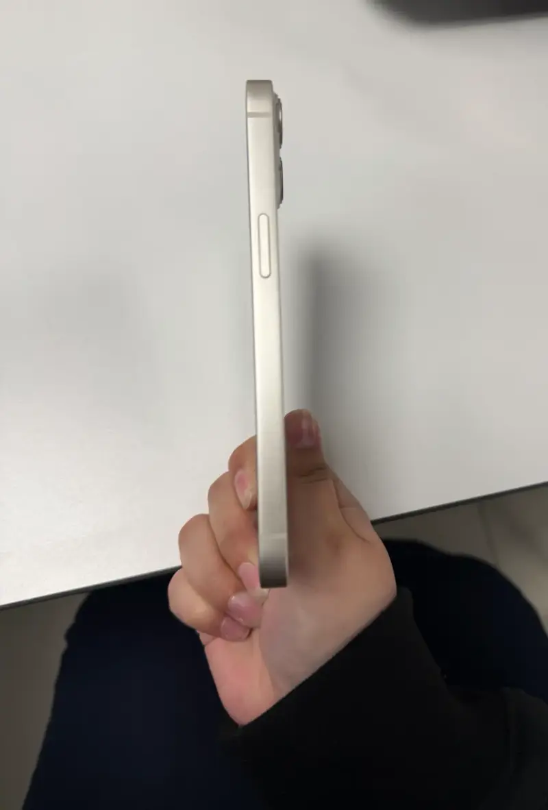 iPhone 13 blanco en buen estado - 3