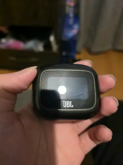 Auriculares inalámbricos JBL con estuche de carga - miniatura 1