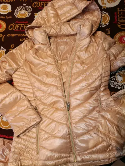 Chaqueta Calvin Klein dorada con capucha - miniatura 3