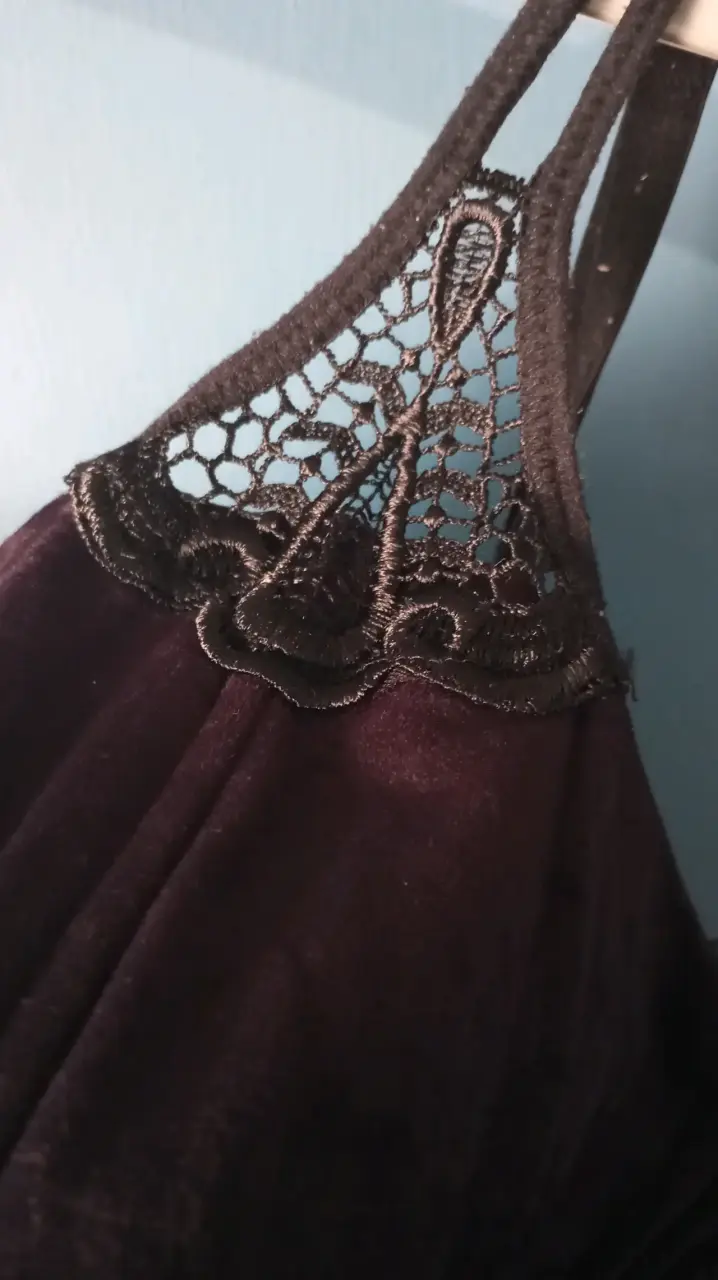 Vestido corto de encaje negro elegante - 5