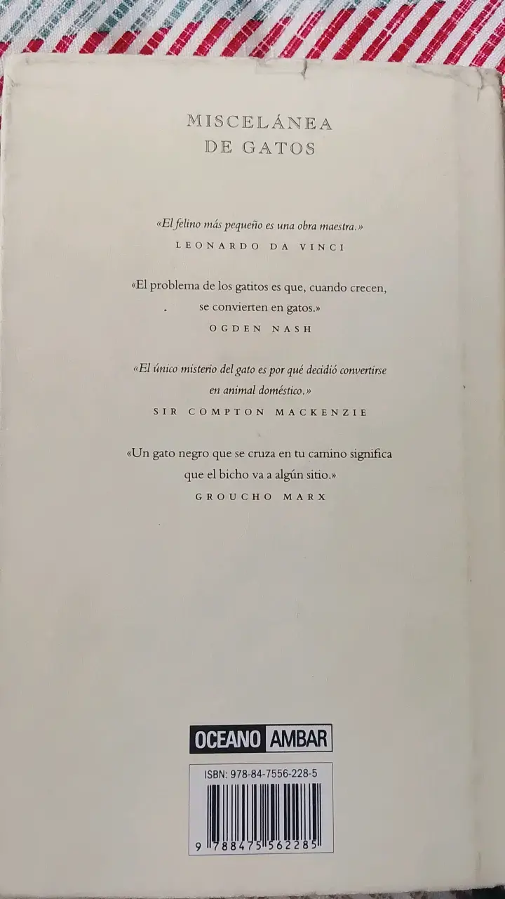 Libro Miscelánea de Gatos de Océano Ámbar - 2