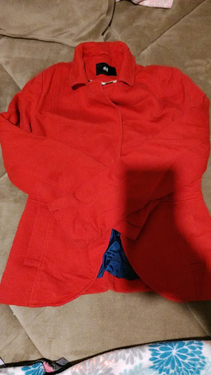 Chaqueta roja de mujer H&M en buen estado