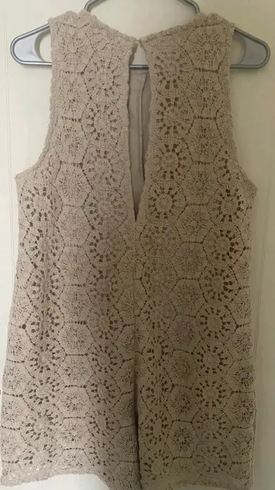 Enterito de encaje beige Zara sin mangas - miniatura 2