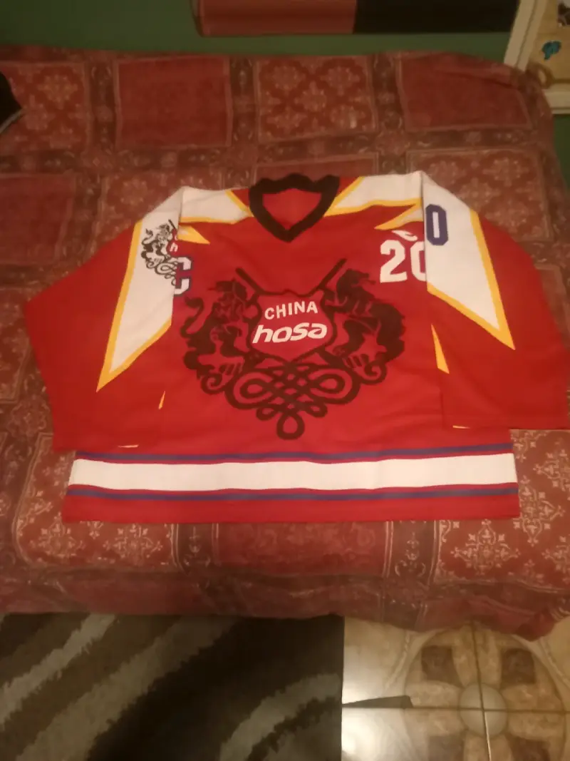 jersey de hockey roja