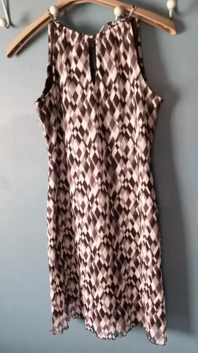 Vestido sin mangas con estampado geométrico - miniatura 3