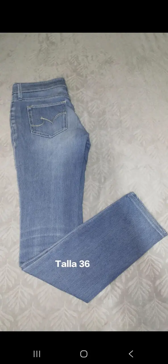 Jeans azul claro talla 36 para mujer