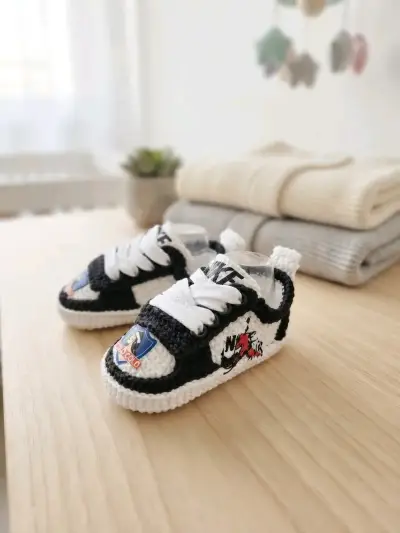 Zapatillas tejidas para bebé estilo deportivo - miniatura 1