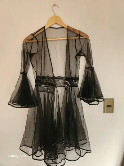 Vestido de fiesta azul y negro con encaje - miniatura 3