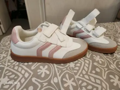 Botines marrones con hebilla y tachuelas - miniatura 1