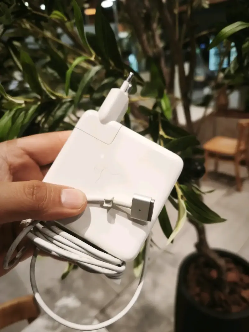 Cargador Apple MagSafe 2 60W para MacBook - 5