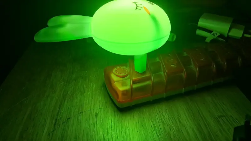 Luz nocturna LED infantil con forma de conejo - 2