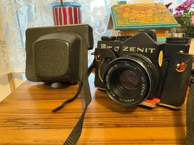 Cámara Zenit 12XP con lente Helios 44M-4 - miniatura 2