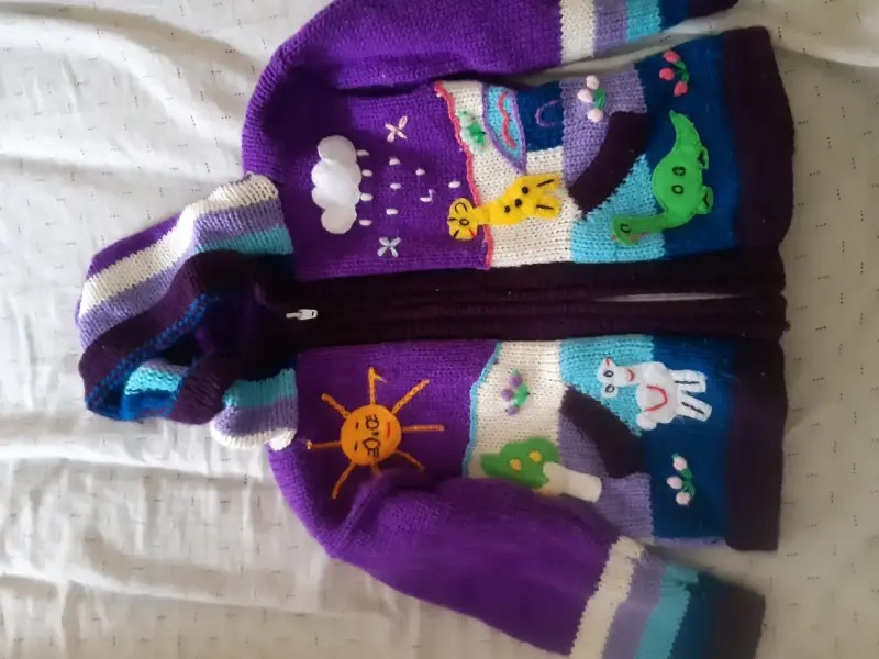 Chaqueta infantil acolchada con diseño de personajes - 3