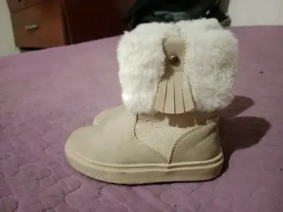 Botas de niña beige con forro de peluche - miniatura 3