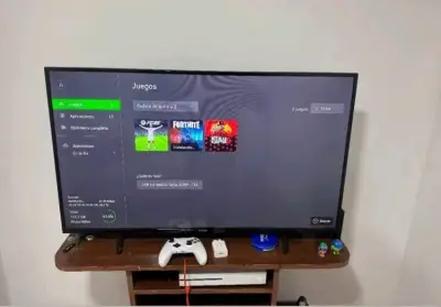 Consola Xbox One S con control y cables - miniatura 3