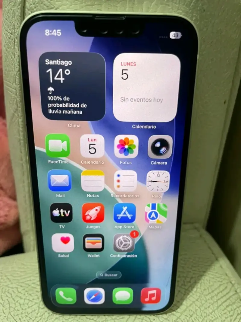 iPhone 13 blanco en buen estado - 2