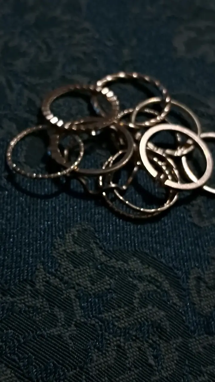 Conjunto de anillos dorados - 2